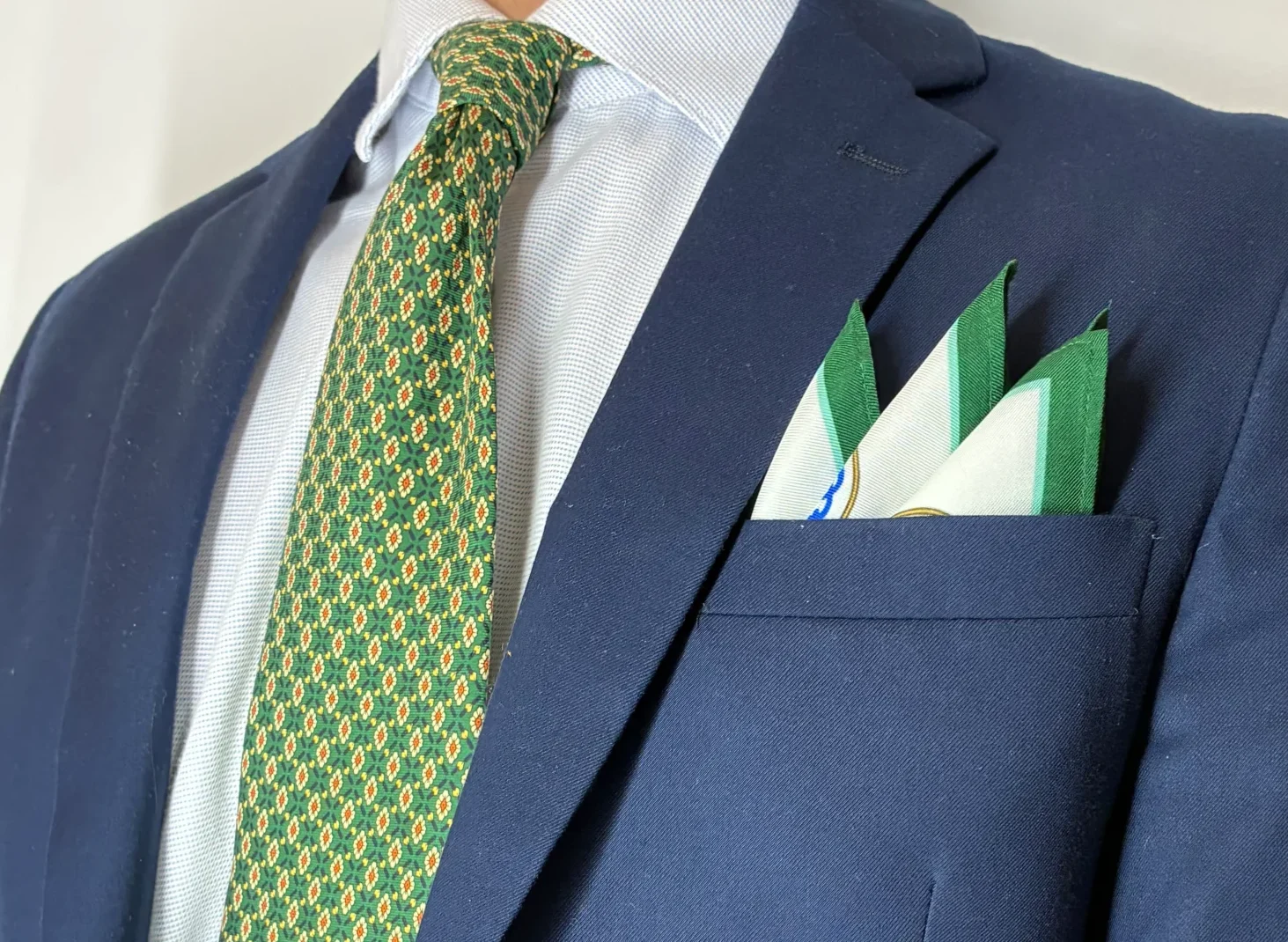 corbata verde pala ancha